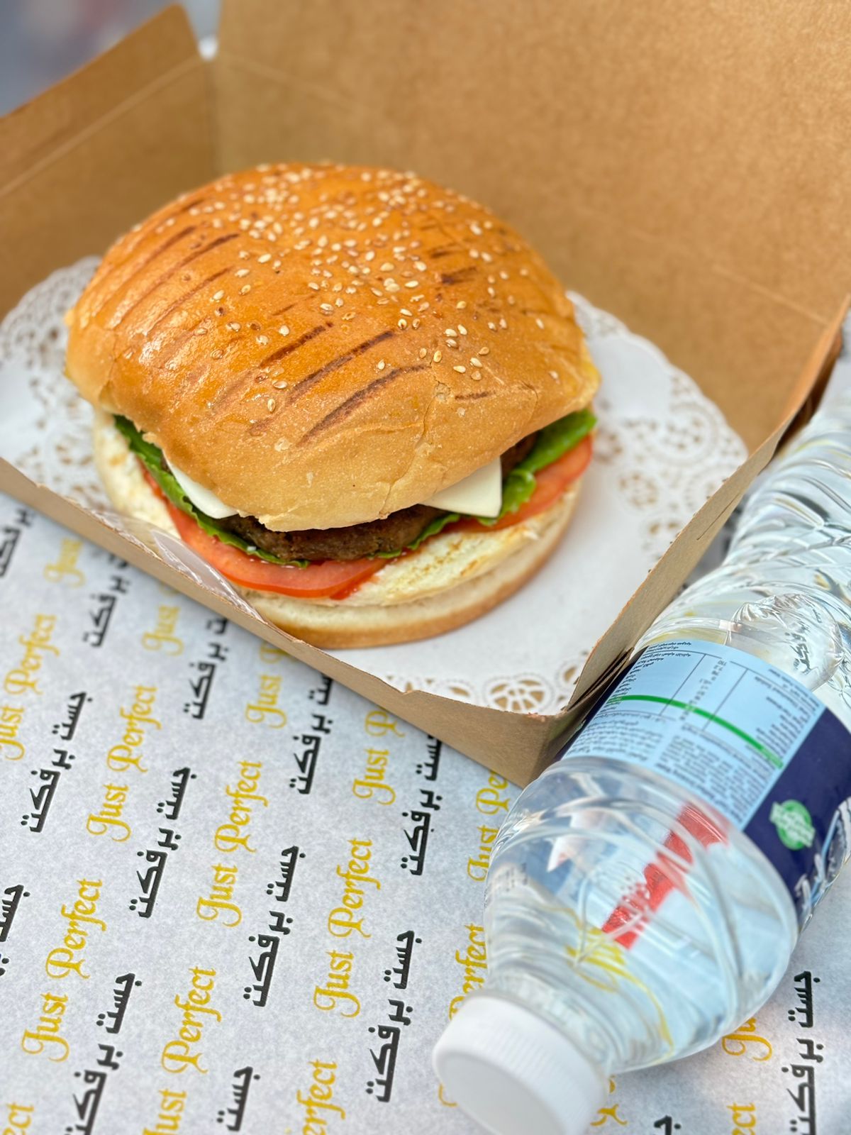 BEEF BURGER WITH CHEESE + WATER